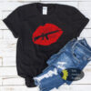 Rifle Kiss Second Amendment Patriotic Women’s T-Shirt