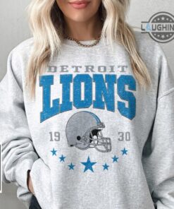 Lions Sweatshirt Tshirt Hoodie Mens Womens Kids Vintage Detroit Lions Apparel Detroit Lions Crewneck Shirts Retro Blue Monday Night Football Game Day T Shirt Lions Sweatshirt Tshirt Hoodie Mens Womens Kids Vintage Detroit Lions Apparel Detroit Lions Crewneck Shirts Retro Blue Monday Night Football Game Day T Shirt