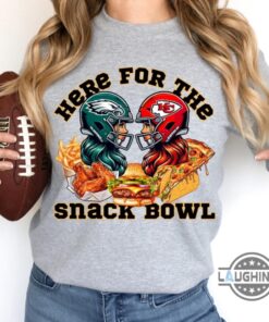 Super Bowl 2025 Kansas City Vs Philadelphia Eagles Here For The Snacks Bow Shirt Super Bowl 2025 Kansas City Vs Philadelphia Eagles Here For The Snacks Bow Shirt