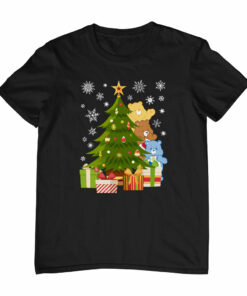 Care Bears Christmas Behind The Christmas Tree Men’s T-Shirt